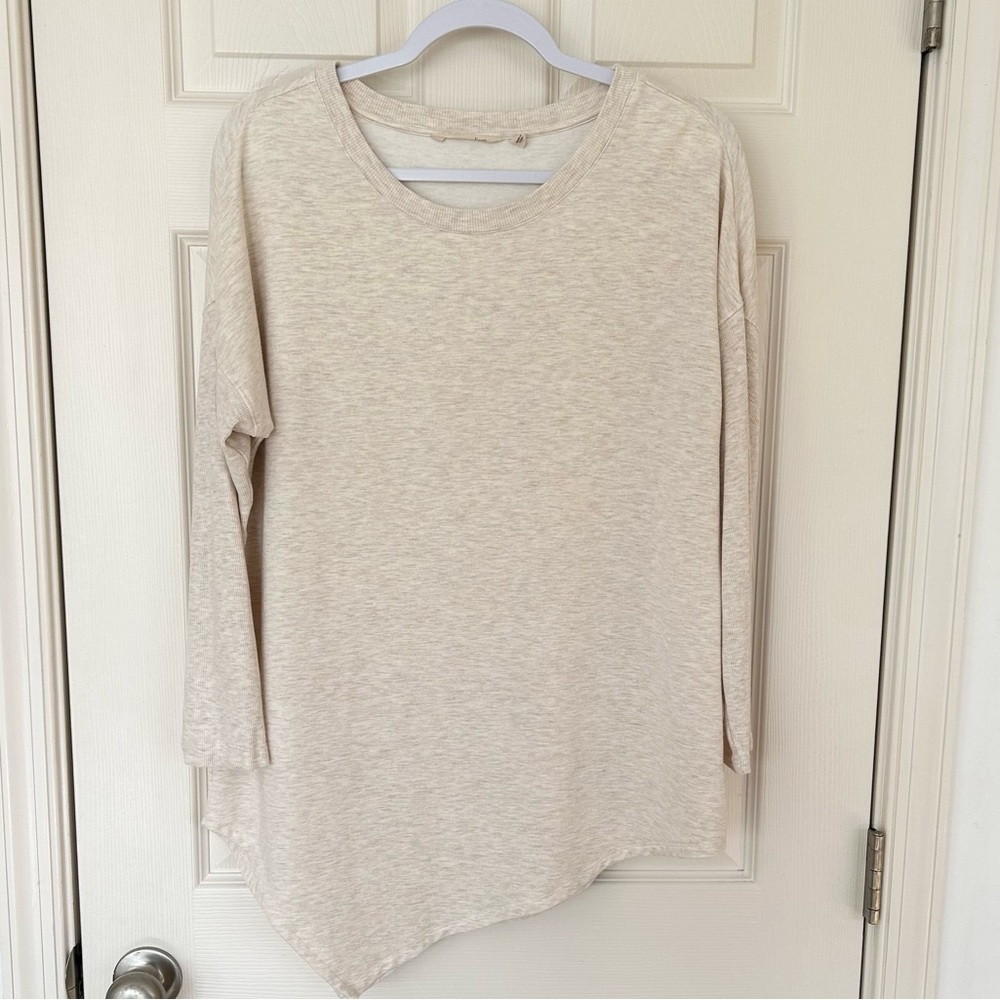 Soft Surroundings Ivory Asymmetrical Knit Lightweight Tunic